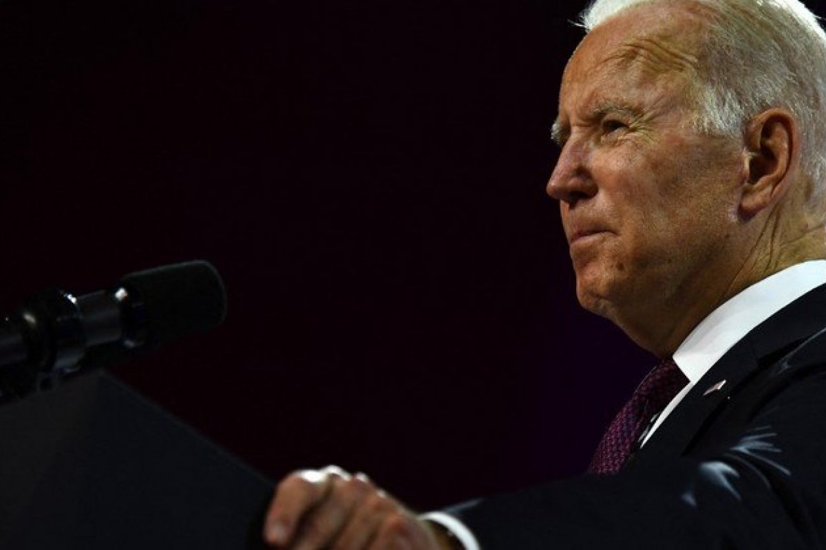 Biden decreta plano de infraestrutura de 1,2 tri de dólares 