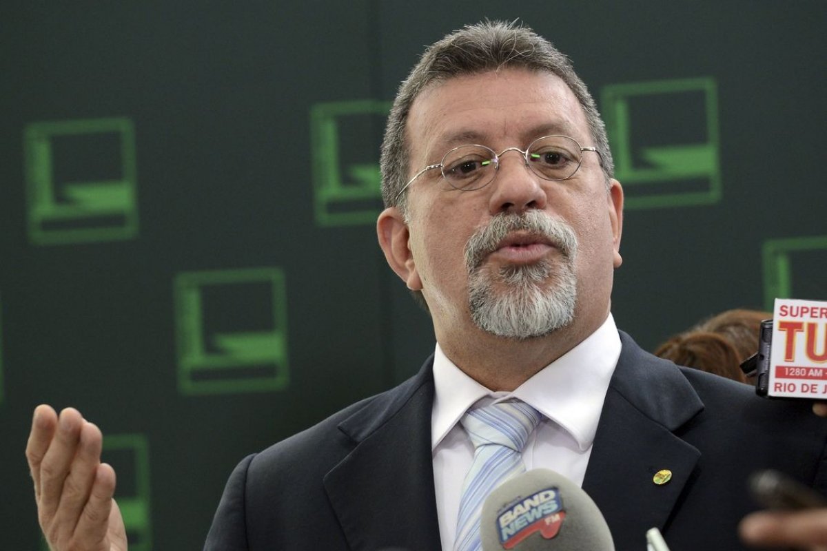  Exclusivo: deputado Afonso Florença (PT-BA) diz que decisão do STF já deveria ser aplicada desde o início 
