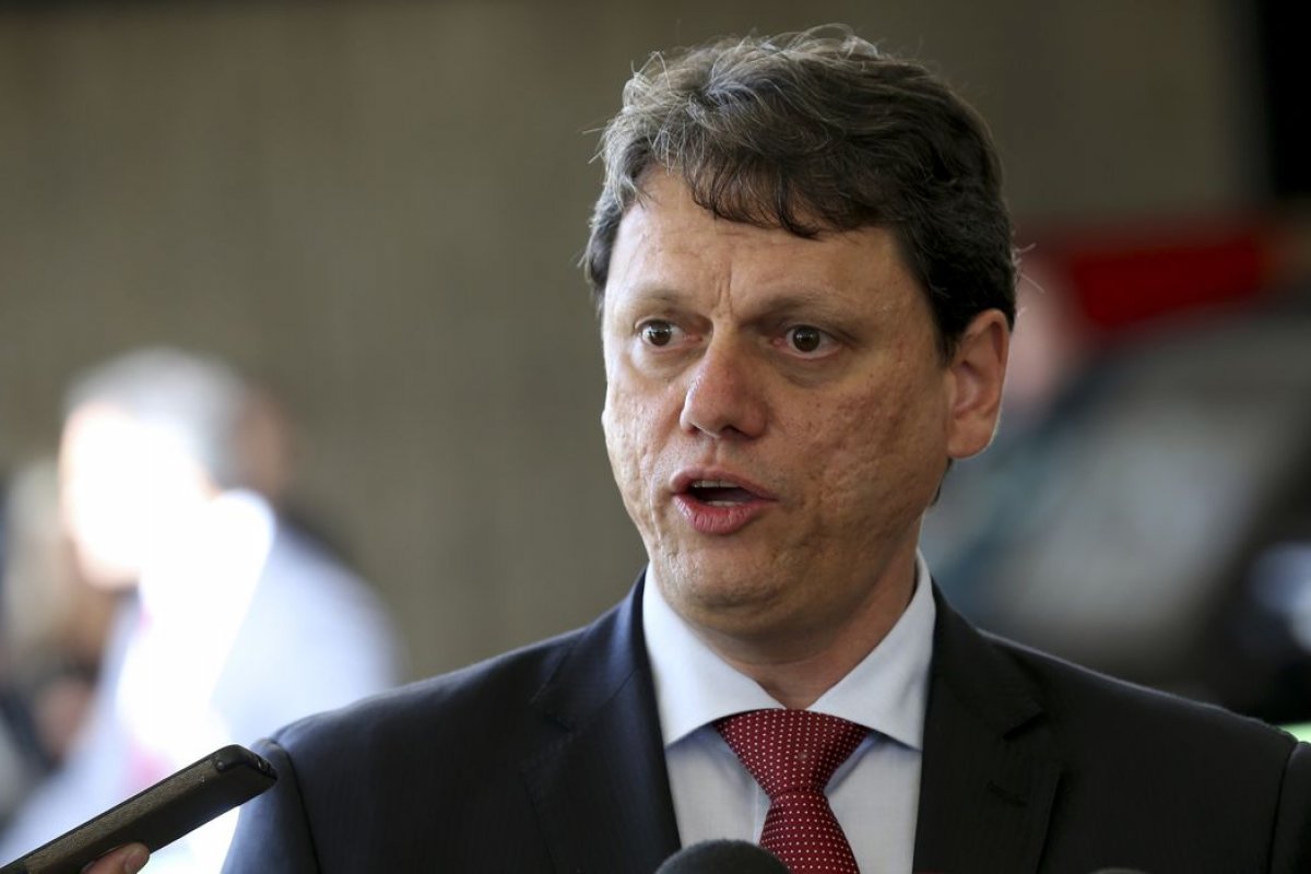 Tarcísio de Freitas diz que Ferrogrão pode ser leiloada em 2022