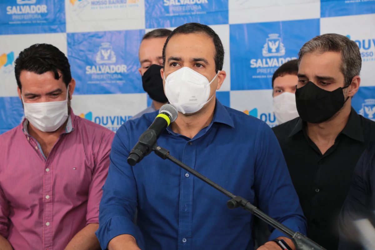 Bruno Reis vê aplicação de terceira dose como garantia para realização de Carnaval