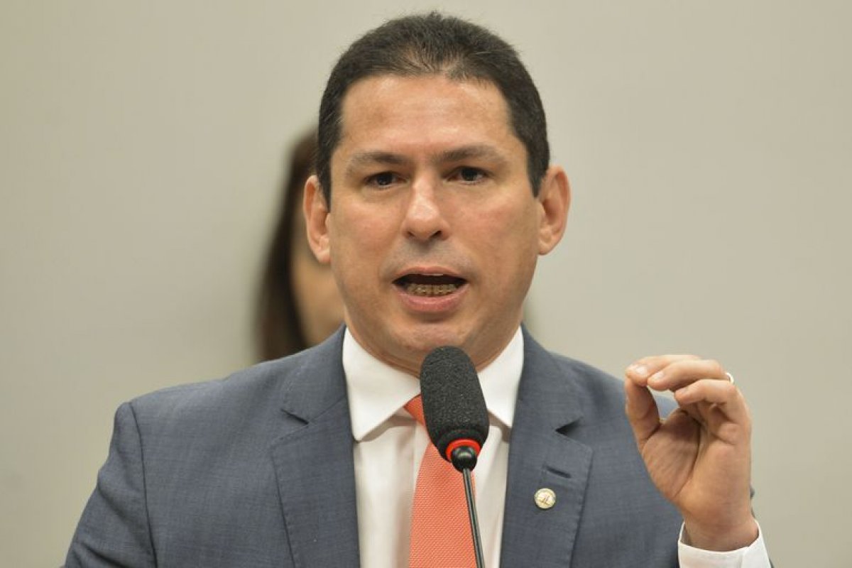 "Não estarei no palanque de Bolsonaro", diz vice da Câmara sobre filiação do presidente no PL