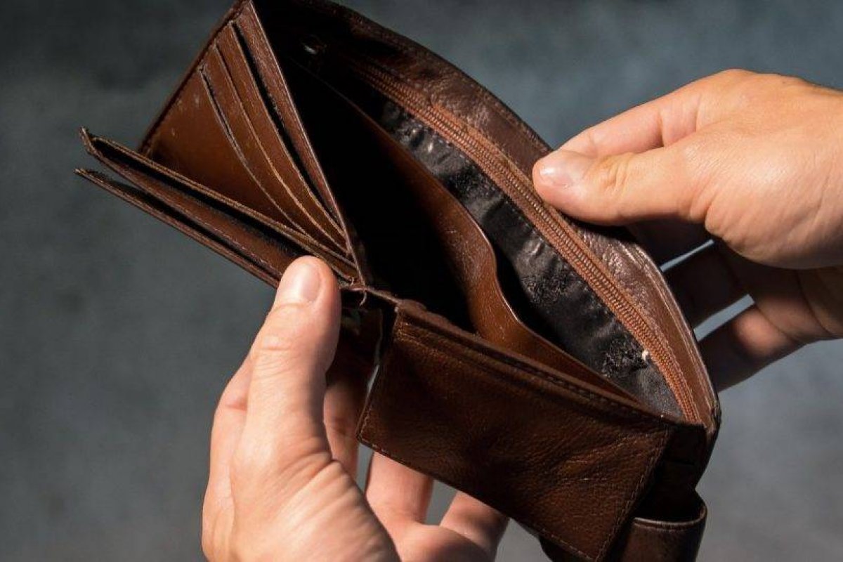 Mais de 1,5 milhão de famílias baianas deixaram de receber auxílios do governo federal 