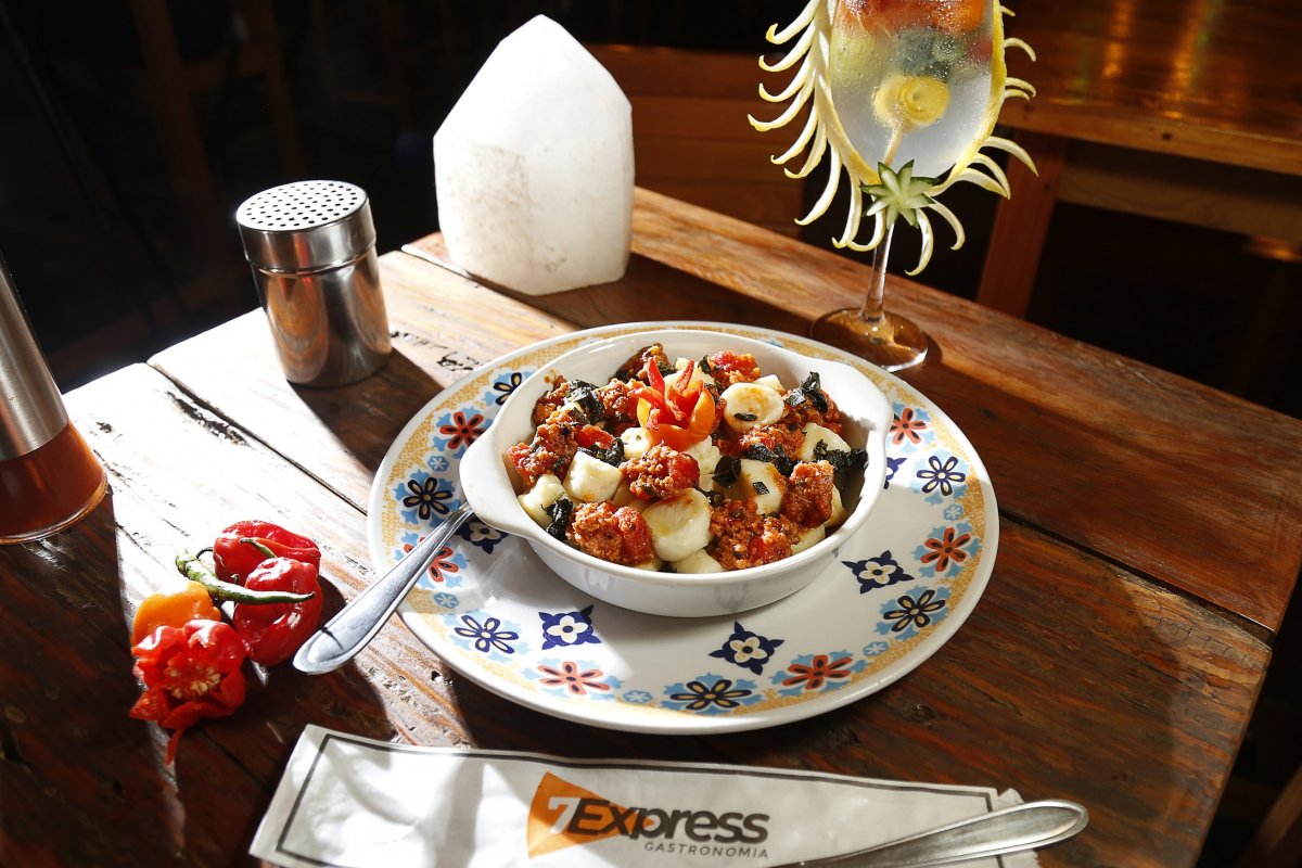 De 25 de novembro a 5 de dezembro, muitas experiências culturais e gastronômicas vão movimentar a Praia do Forte!