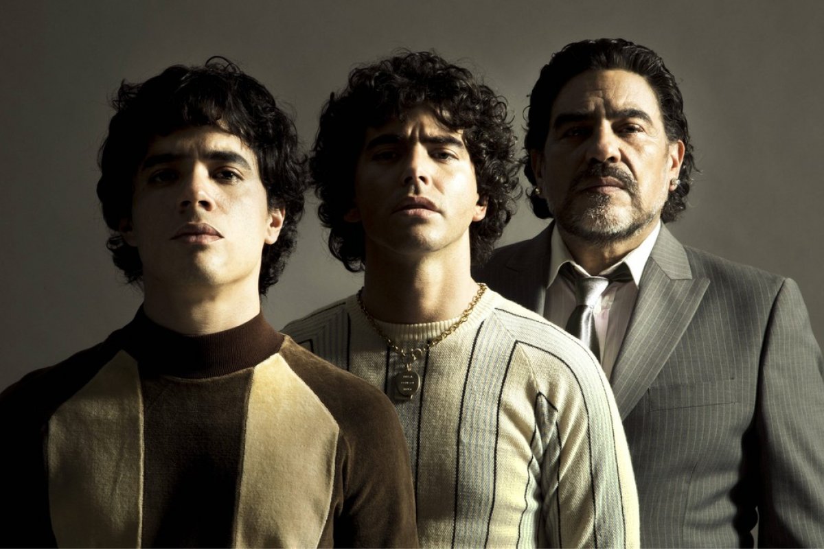 Um ano após morte, série de Maradona se torna alvo de disputas judiciais entre família, ex-agente e advogado