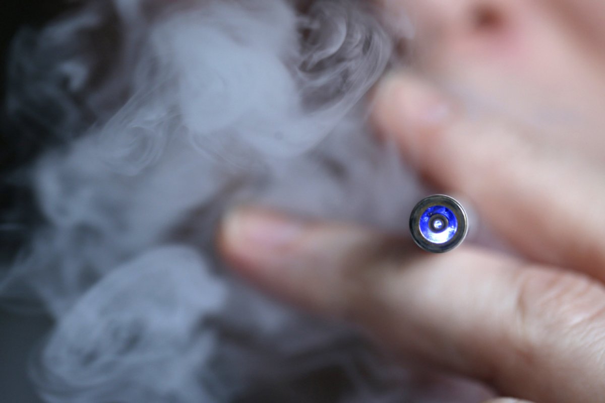 Pesquisadores estudam lesão pulmonar causada por cigarro eletrônico