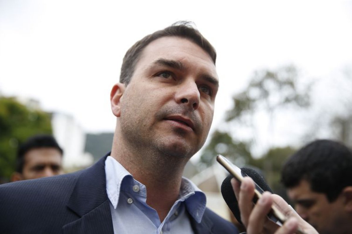 STF inclui na pauta julgamento de foro de Flávio Bolsonaro