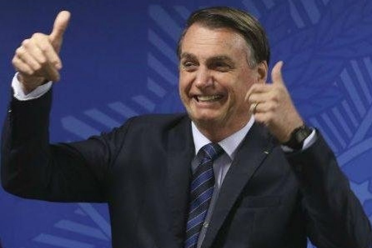  Bolsonaro reclama de medida criada por prefeito de Cariacica e levanta suspeita de criação de Disque-denuncia contra Força Nacional 