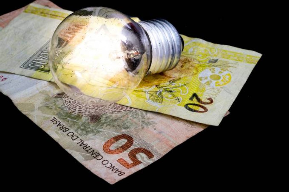 Nova bandeira tarifária de energia elétrica é anuciada pela Anel