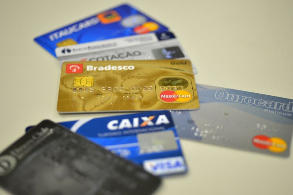 Taxas de cartão de crédito alcançam maior patamar desde agosto de 2017