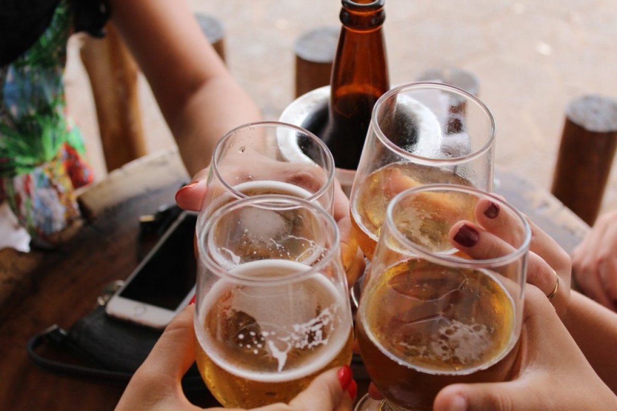 Um em cada três brasileiros consome bebida alcoólica, aponta Datafolha