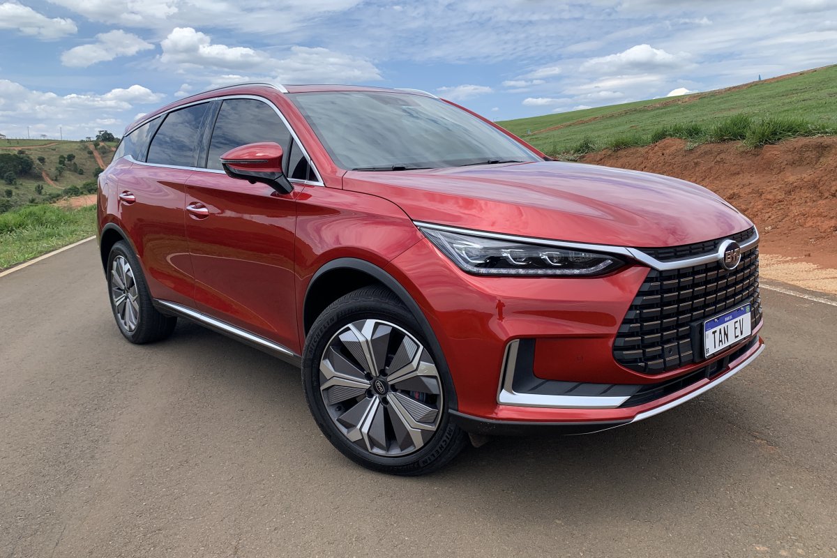 BYD lança “super” SUV elétrico de 517cv no país