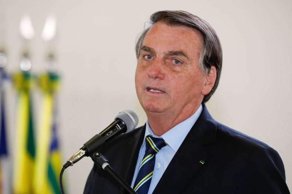 Bolsonaro envia ao Congresso projeto de abertura de R$ 2,8 bilhões para Auxílio Emergencial 