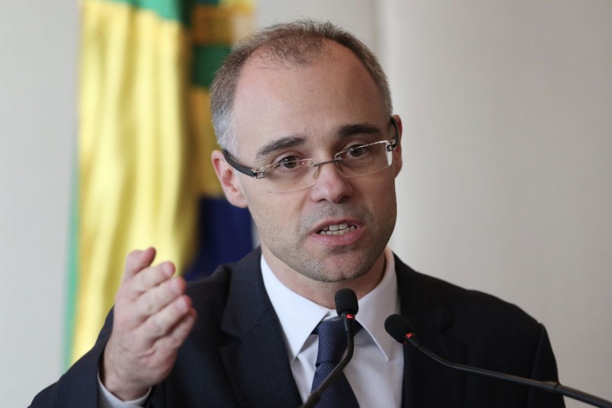 Mendonça diz que, no STF, defenderá casamento civil entre pessoas do mesmo sexo