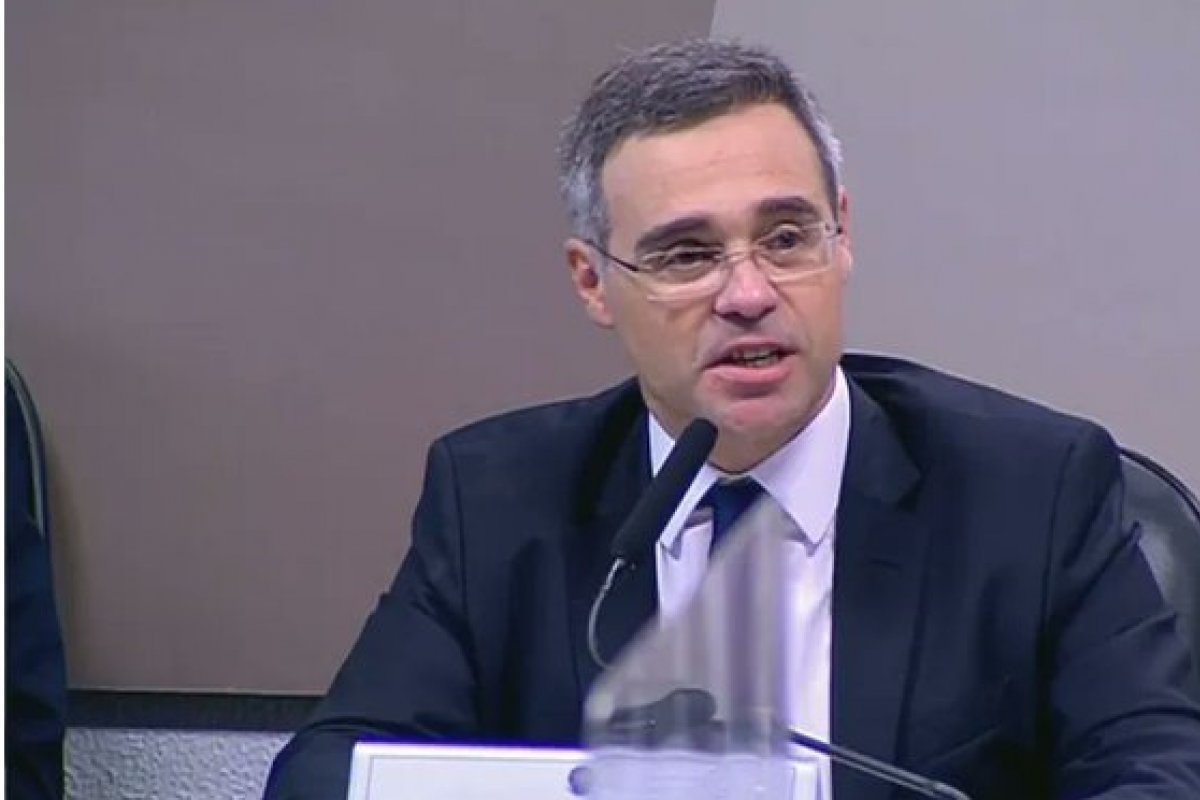 André Mendonça é aprovado para cargo de ministro do STF