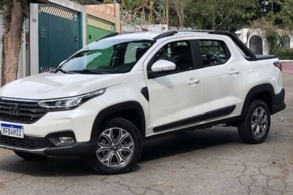 Fiat Strada CVT será lançada dia 10 de dezembro 