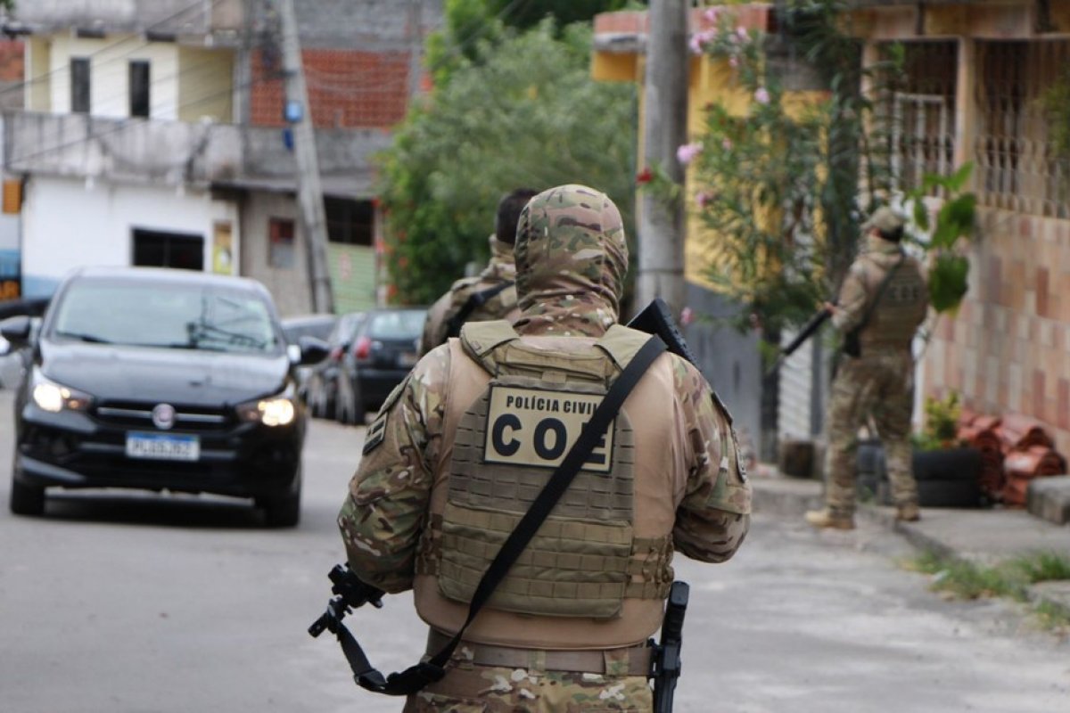 Polícia prende mulher suspeita de envolvimento em homicídios em Salvador 