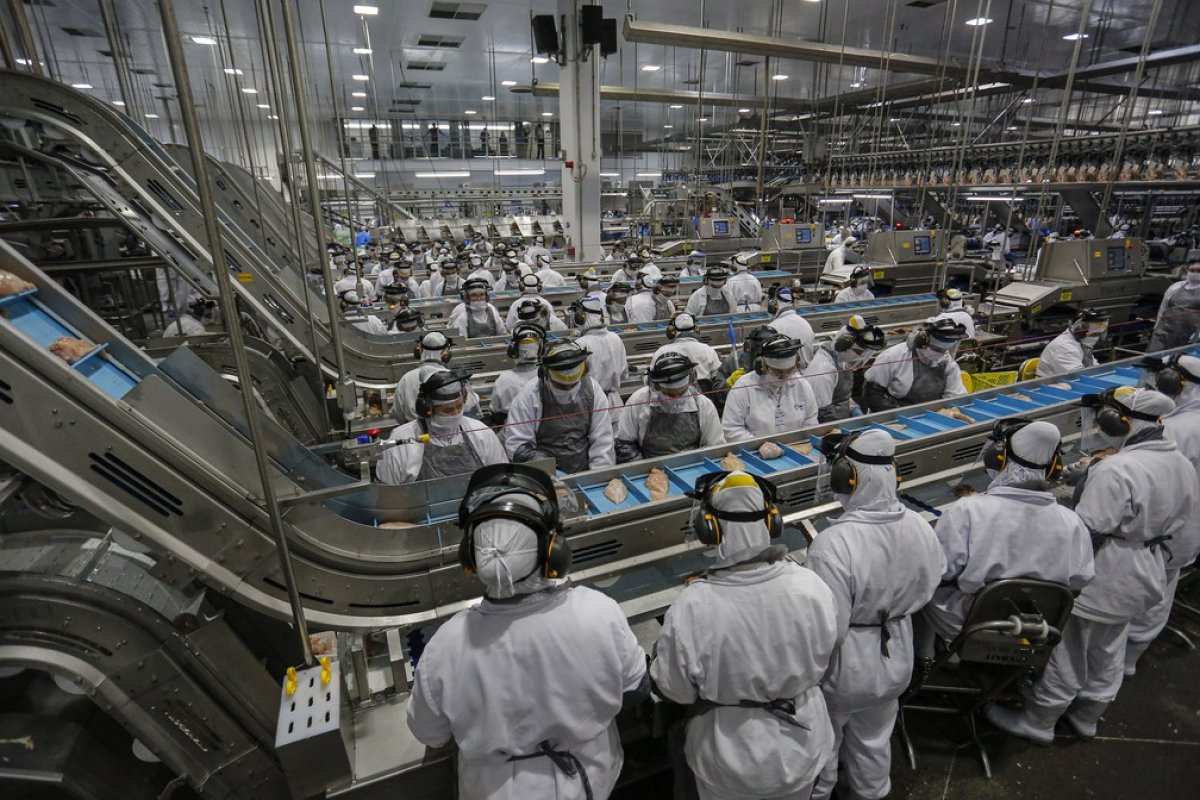 Indicador de produtividade da indústria recua 1,3%, no 3º trimestre