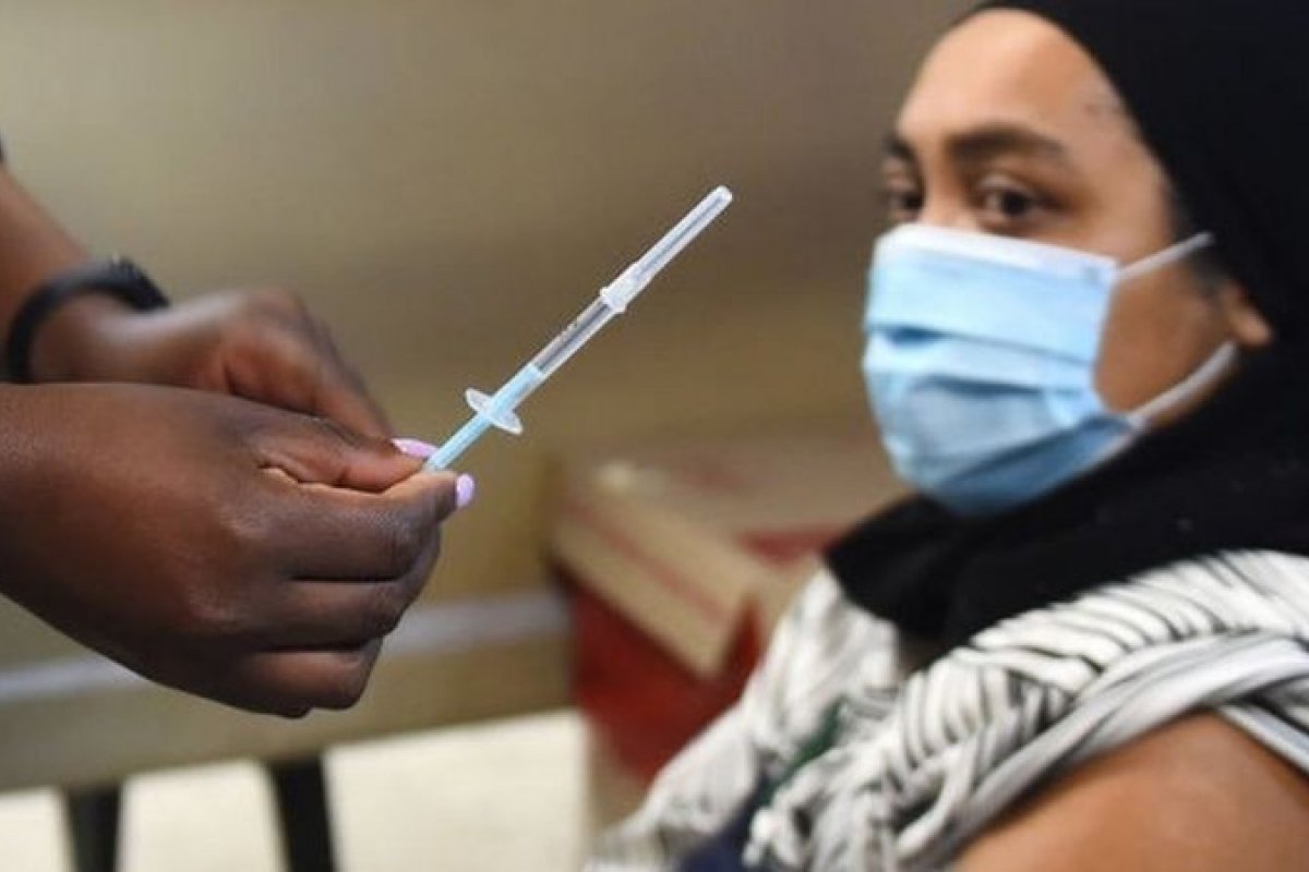 Casos de Covis-19 na África do Sul têm alta de de quase 3 mil infecções em 24h