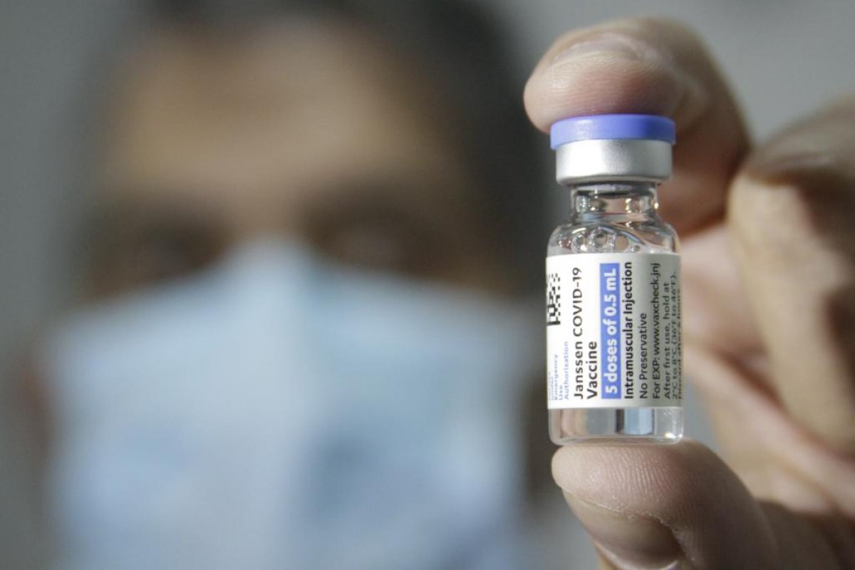 Remessa com mais de 1 milhão de doses da Janssen é liberada para distribuição