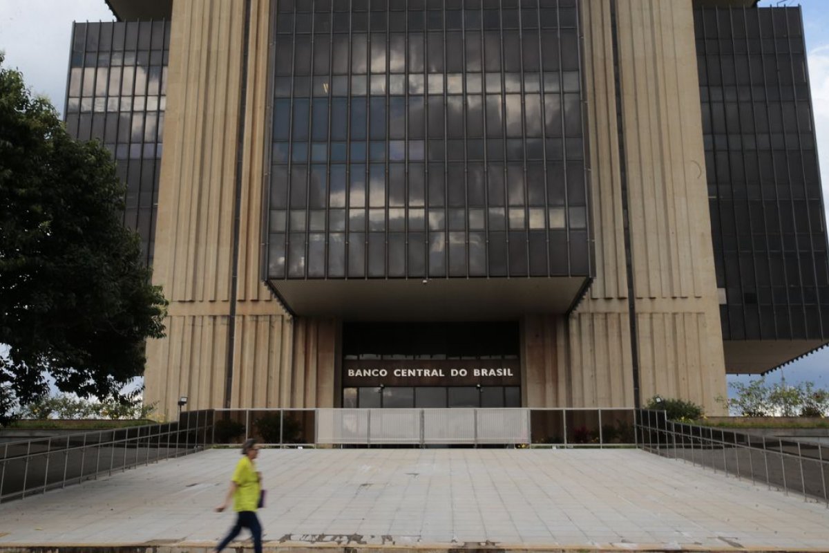 Banco Central avalia mudar cálculo de rendimento da poupança