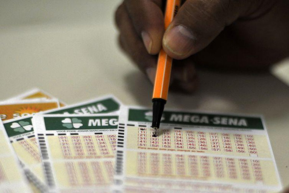 Mega-Sena acumula e pode pagar R$ 25 milhões nesta quarta