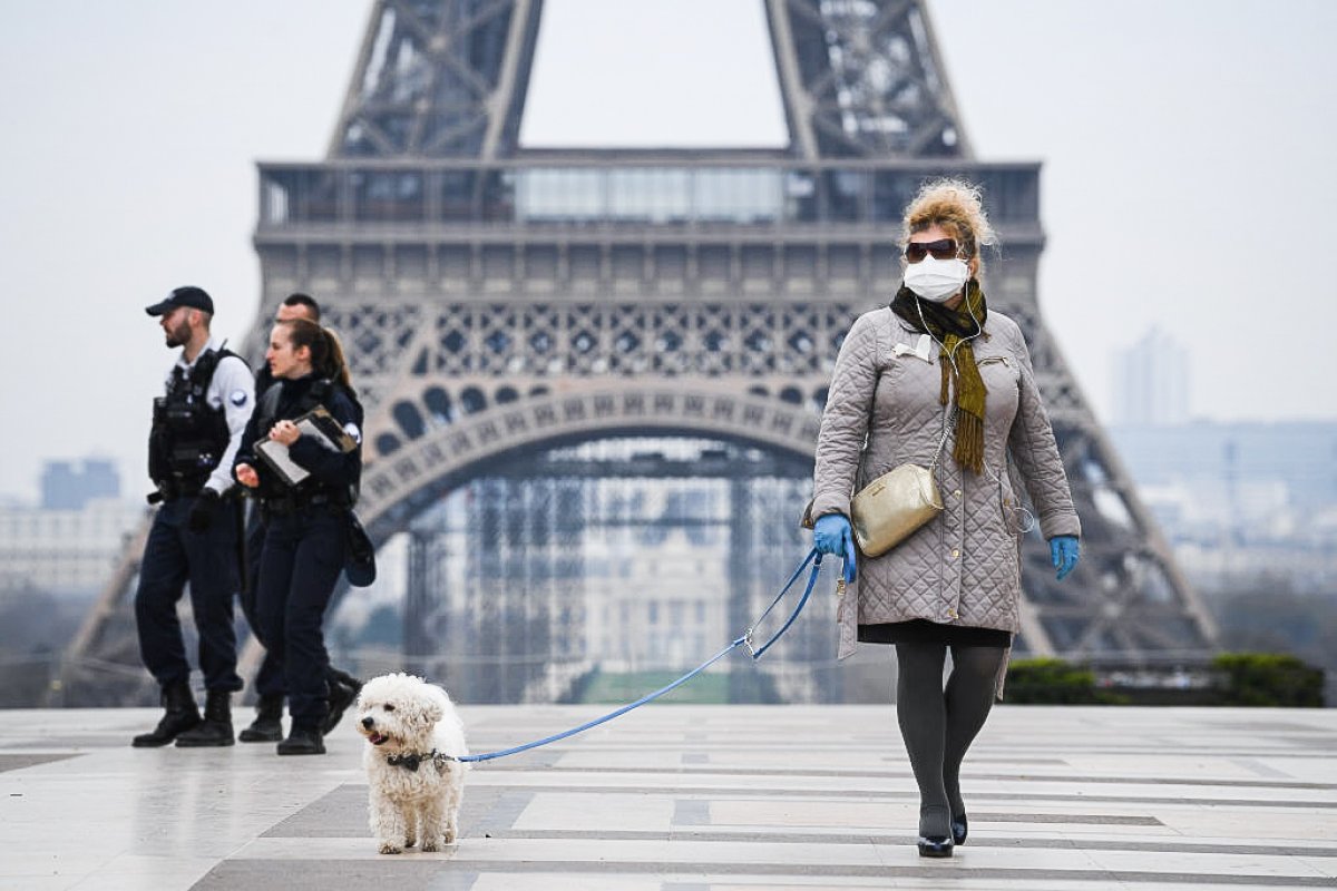 França vive nova onda da Covid-19 e registra quase 60 mil casos nas últimas 24h