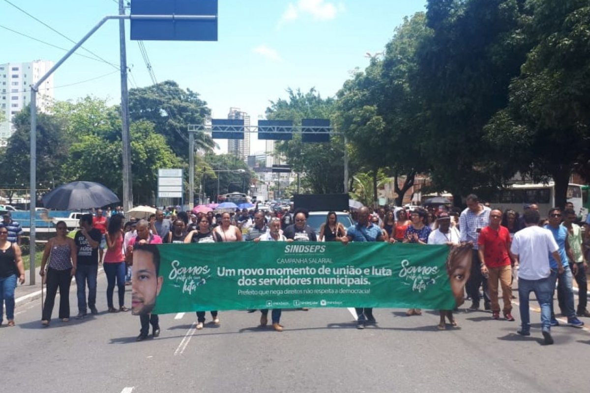 Servidores municipais de Salvador iniciam greve 