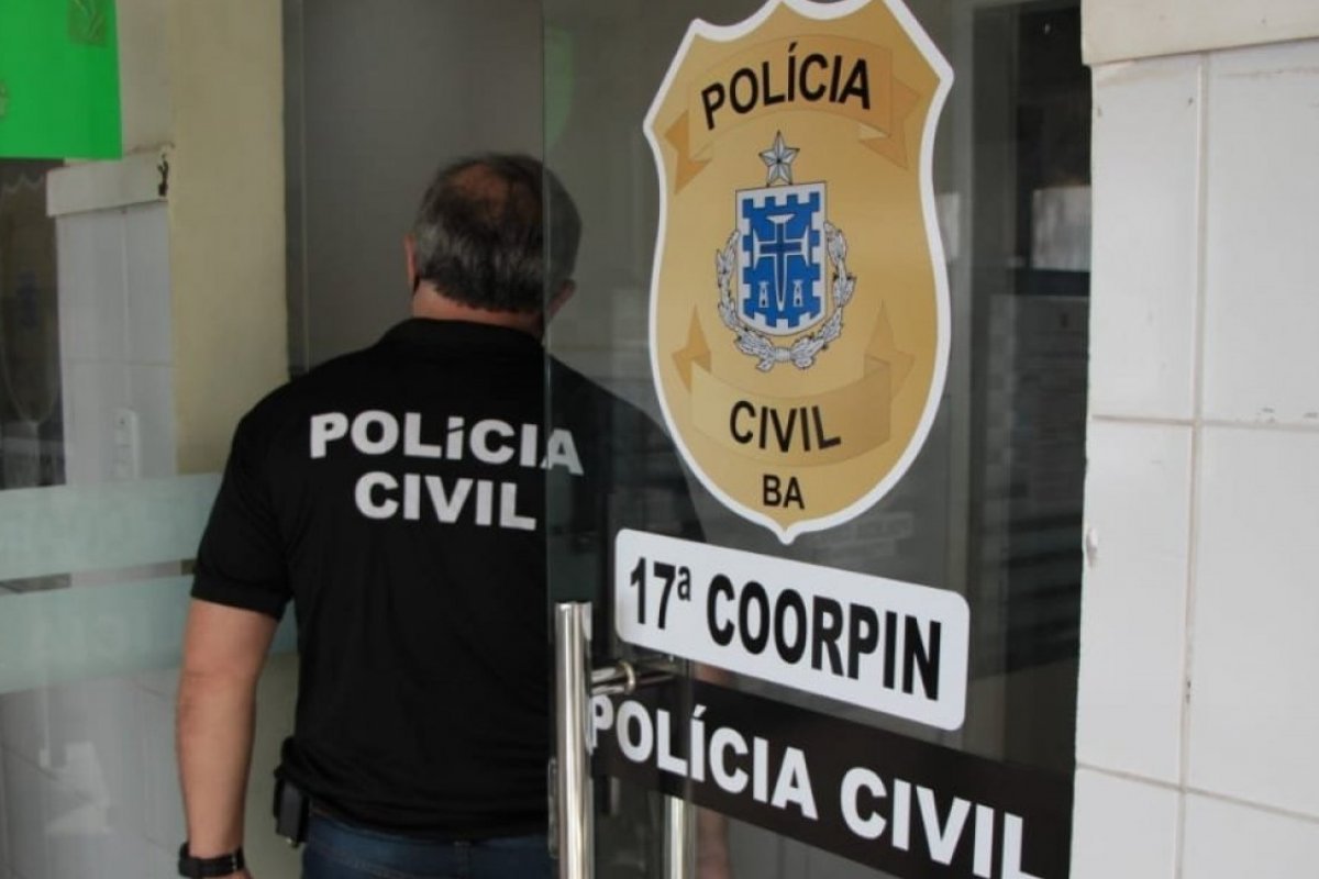 Populares chamam a polícia após encontrar homem morto no Jardim Baiano, em Salvador