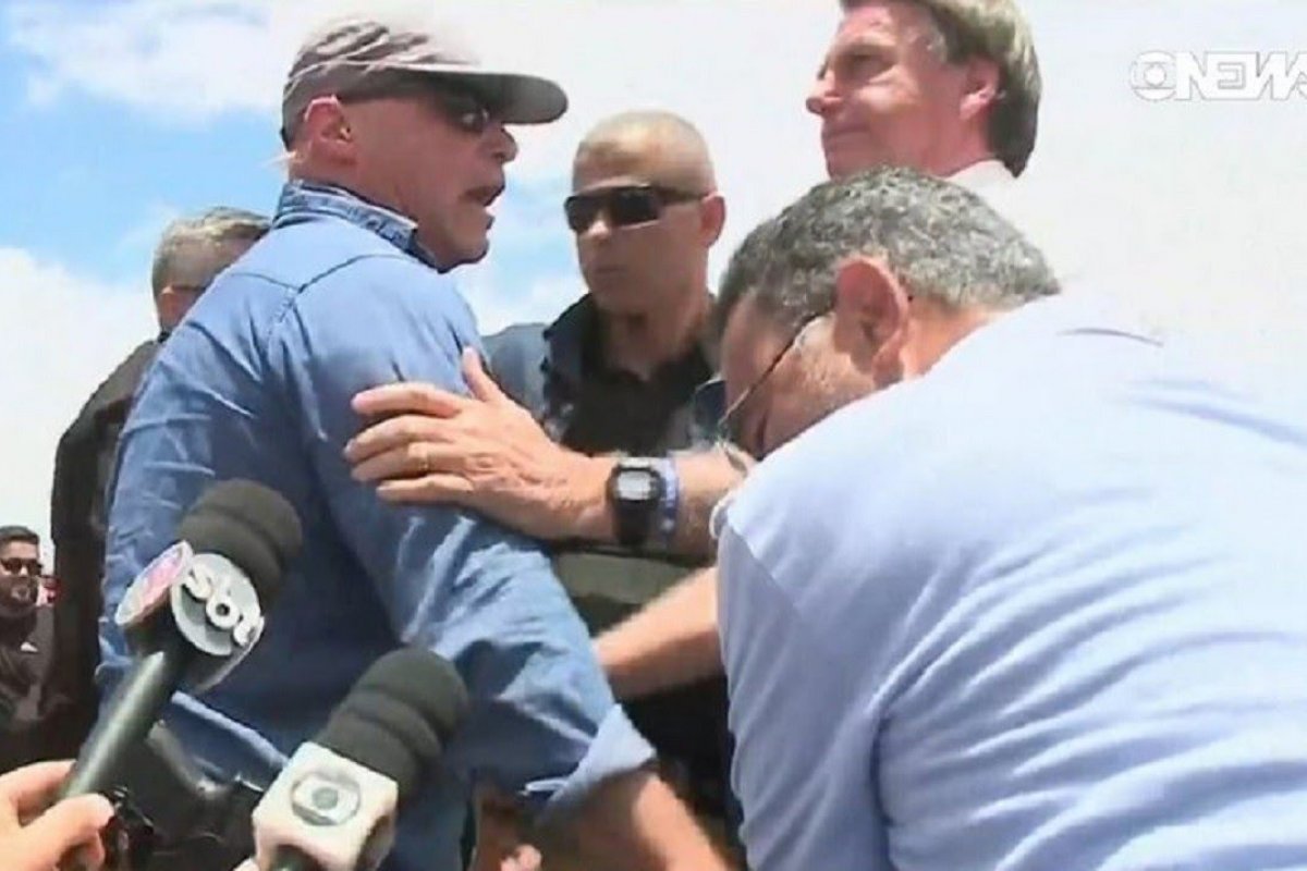 Repórter da TV Bahia acusa seguranças de Bolsonaro de agressão e mata-leão  
