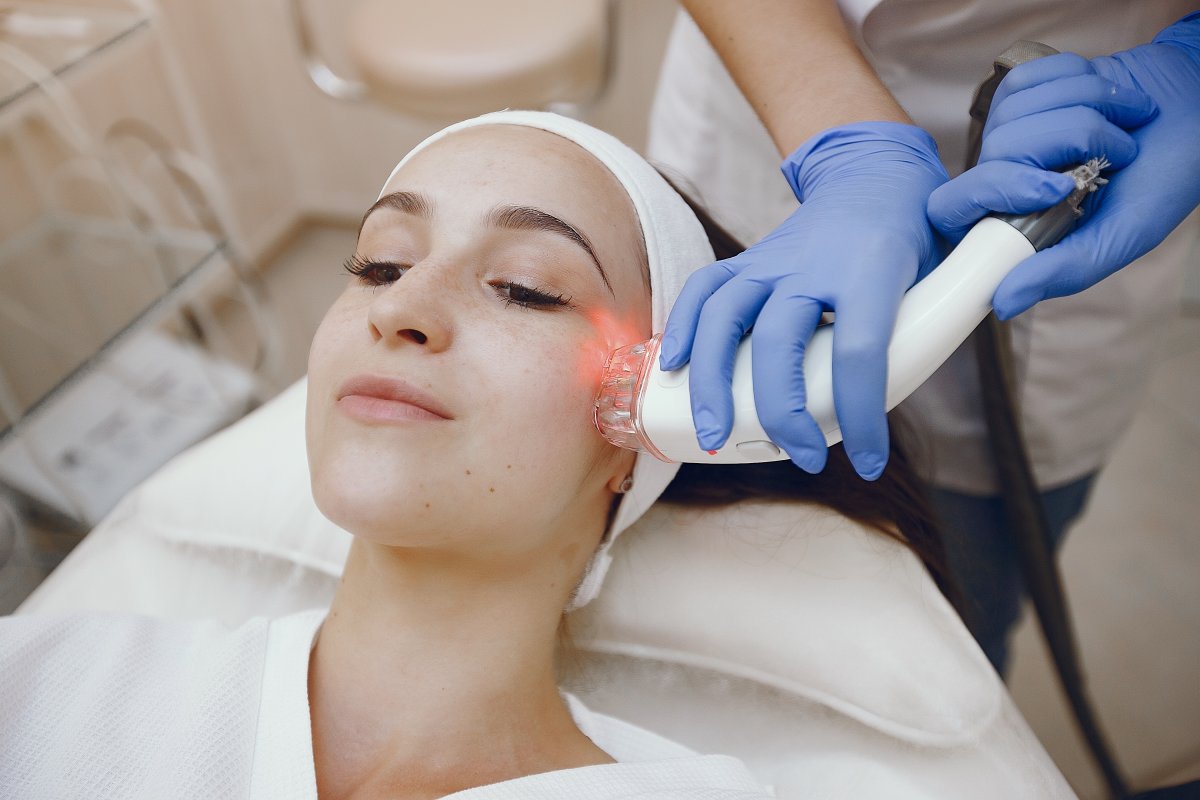 Saiba tudo sobre o ultrassom que imita o lifting facial