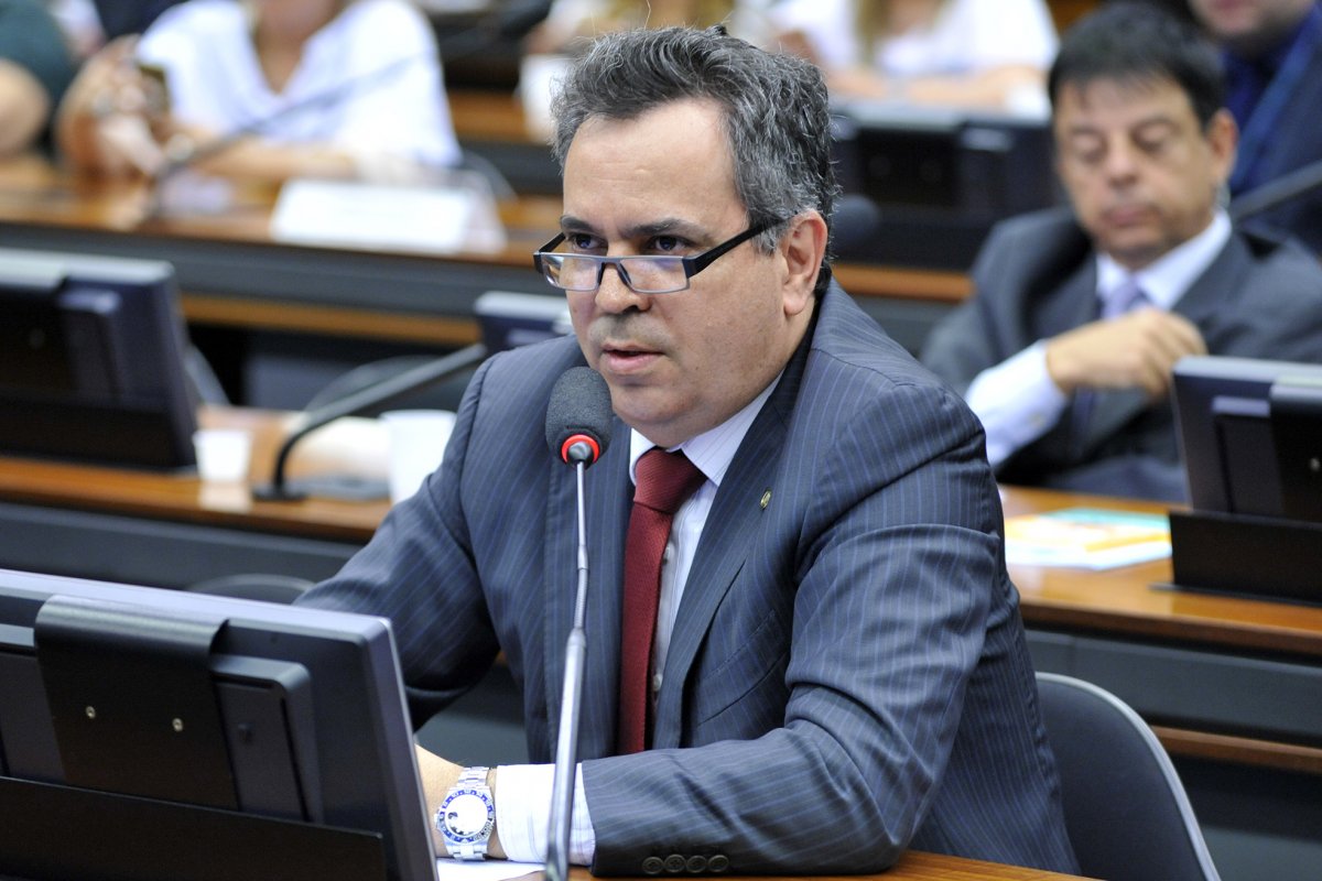 Félix Mendonça Júnior é o que mais gasta entre os 39 deputados federais baianos