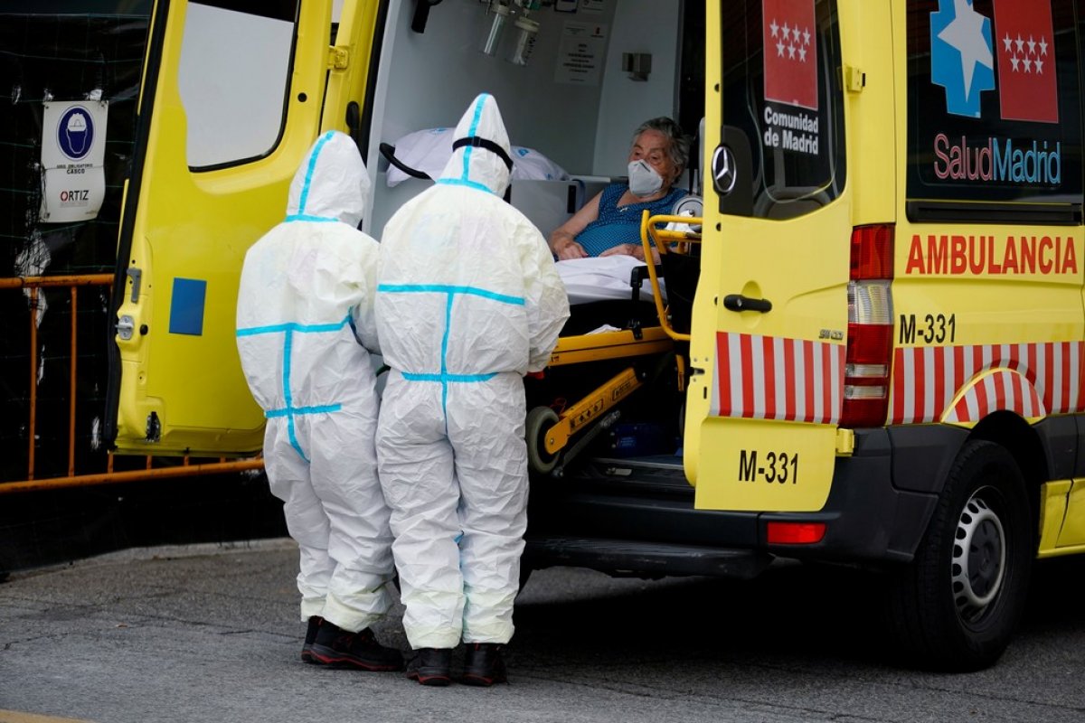 Espanha identifica 26.136 casos de covid-19 e bate recorde diário na 6ª onda 
