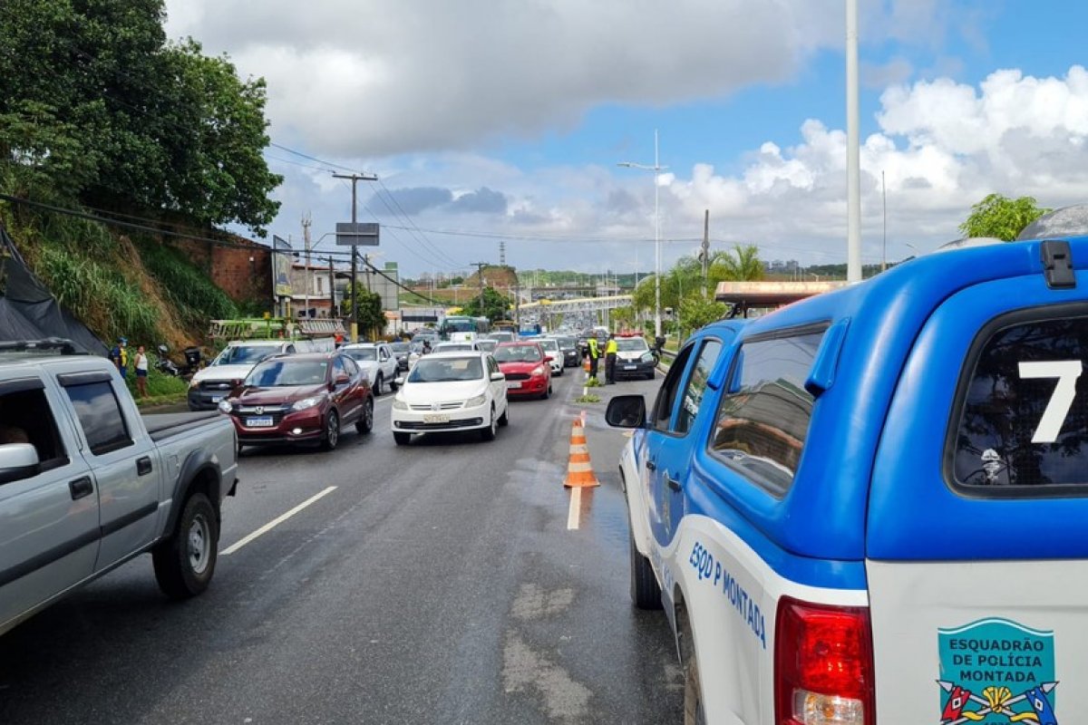 Jovem morre após sofrer atropelamento na Av. Paralela, em Salvador
