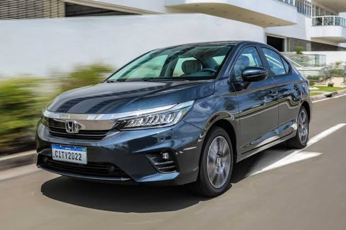Farol da Bahia testa o jogo Honda City 2022 sedã 