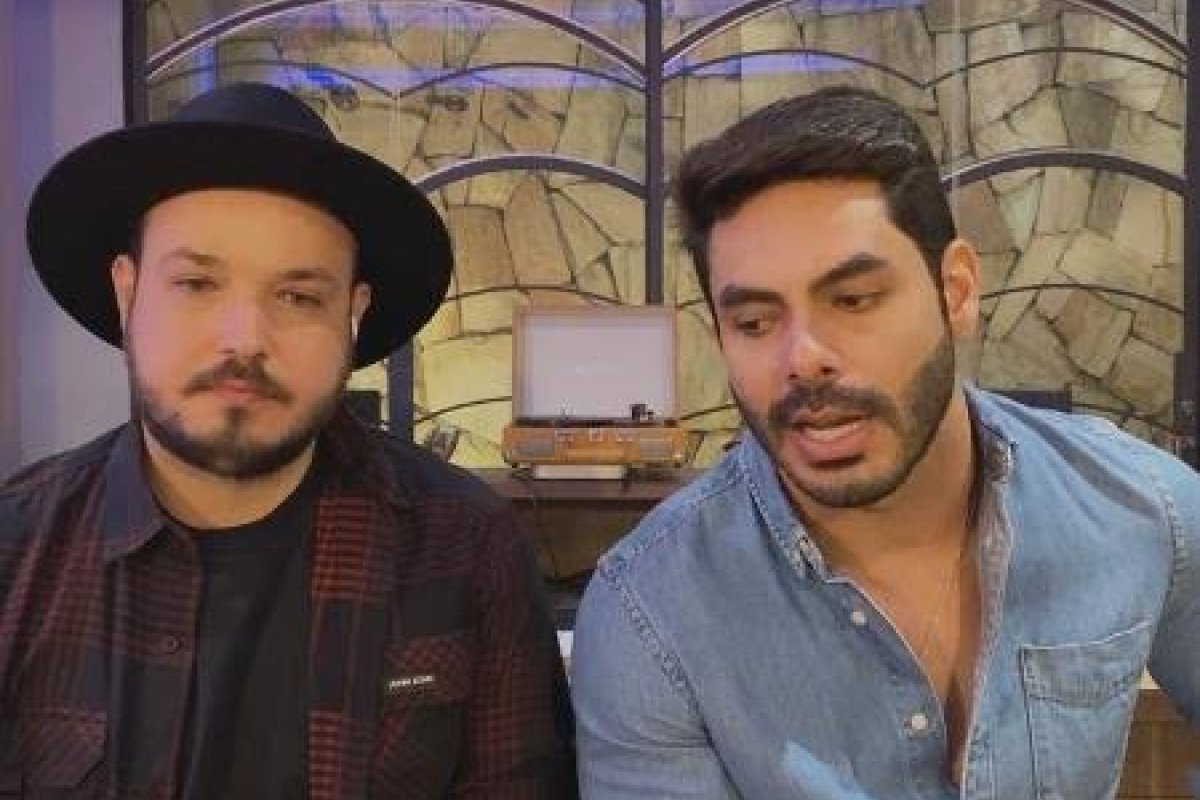 Ônibus da dupla Israel & Rodolffo se envolve em acidente 