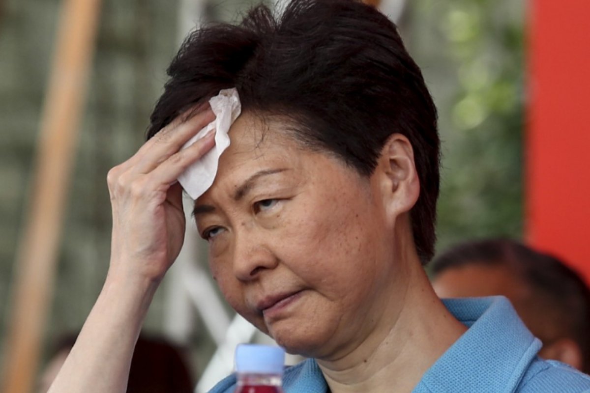Caso a violência permaneça no país, exército chinês poderá intervir nos protestos em Hong Kong