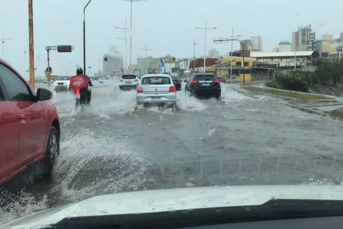 Vídeo: verão em Salvador terá 30% de chuva a mais do que esperado para a estação
