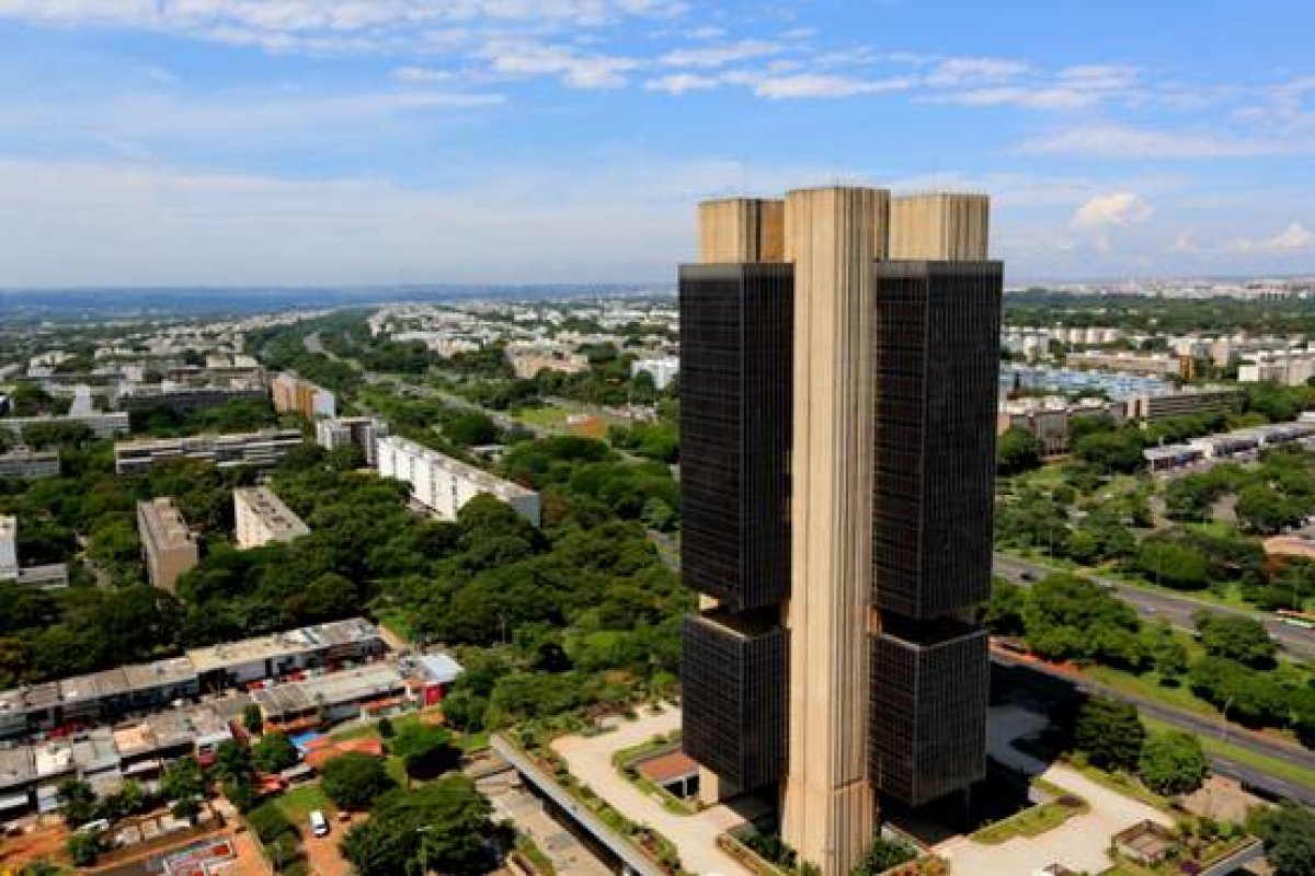Servidores do BC ameaçam entregar cargos após falta de reajustes