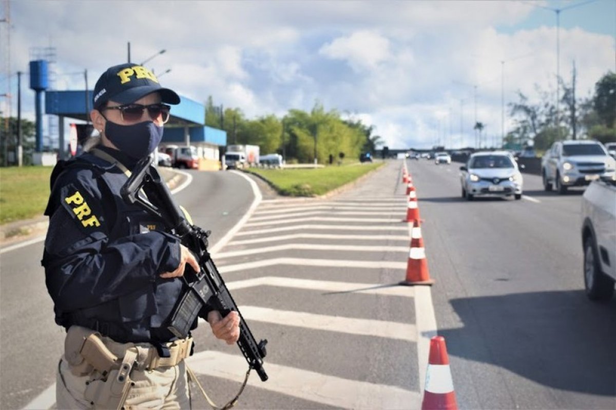 PRF faz operação de Natal em rodovias baianas