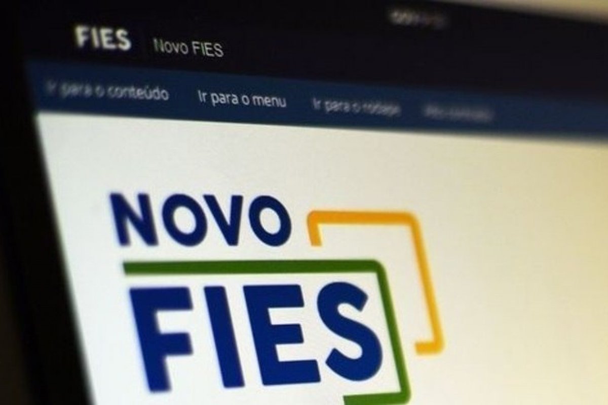 Dívida de estudantes inadimplentes com o Fies chega a R$ 6,7 bilhões, aponta levantamento
