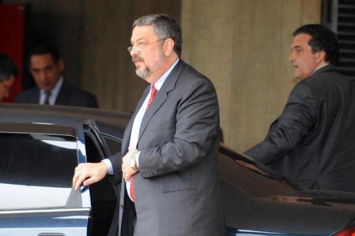 Justiça suspende condenação do ex-ministro Antônio Palocci
