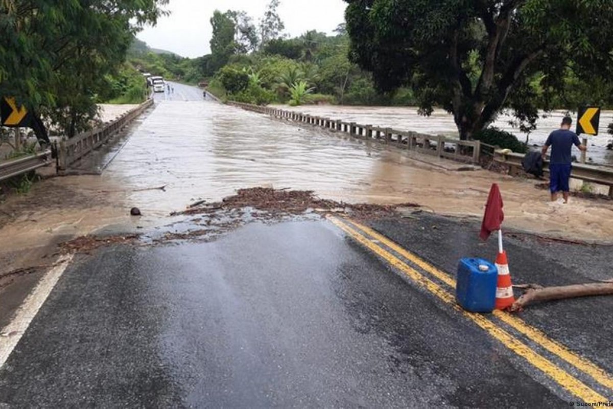 Chuvas deixam 4,2 mil desabrigados no sul da Bahia 