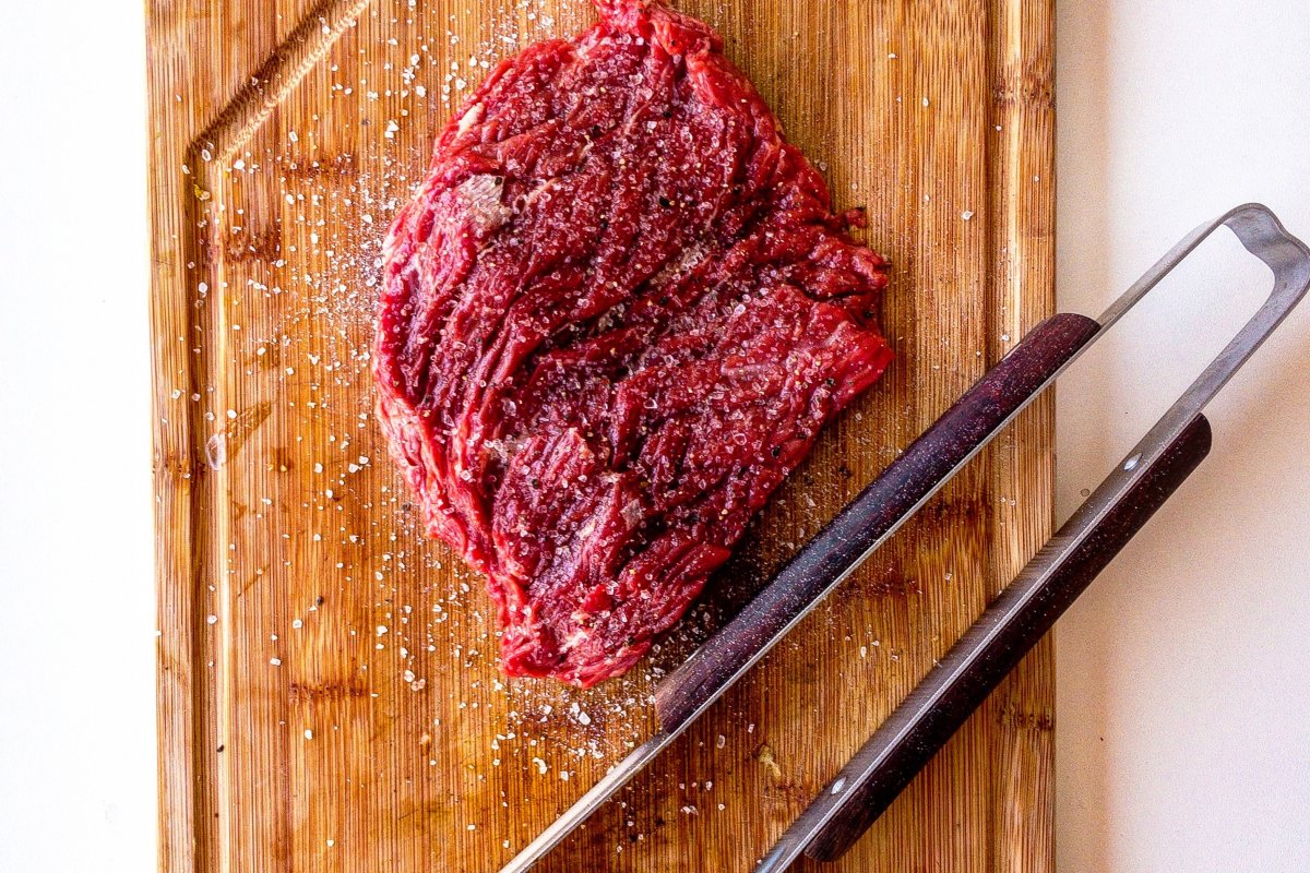 Carne vermelha fica 10% mais cara em 2021 e frango em pedaços registra inflação de 30%