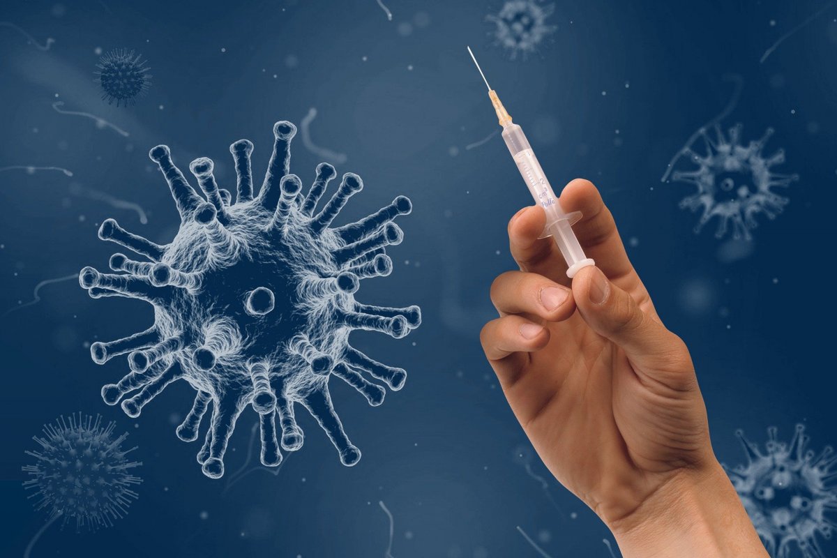 É possível pegar H3N2 e coronavírus ao mesmo tempo, diz Margareth Dalcomo
