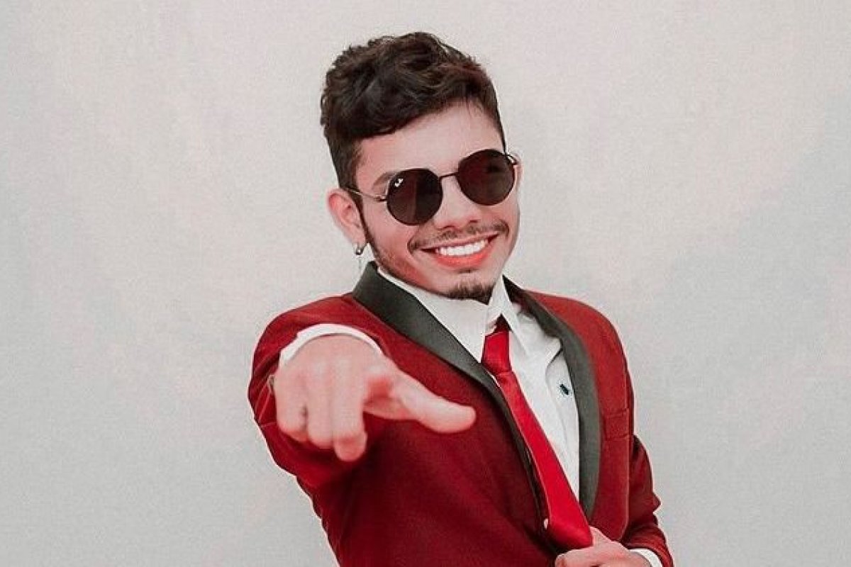 Cantor de forró morre em acidente de carro 