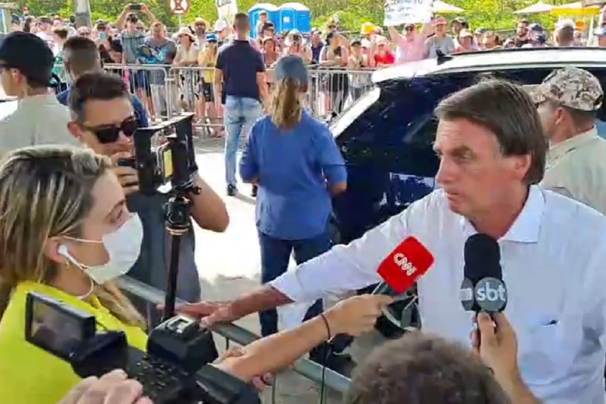 Bolsonaro convoca 'pessoal da esquerda' para comemorar 3 anos sem corrupção no governo