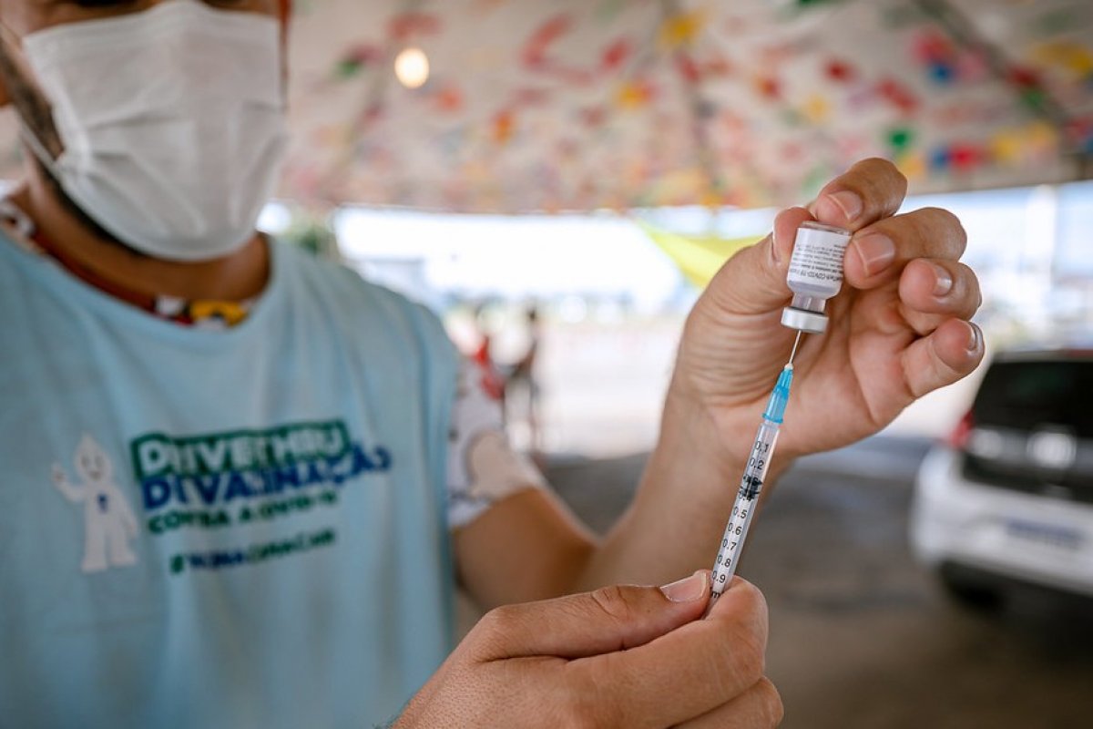 Covid-19: mais 5,3 mil pessoas se vacinam com segunda dose na Bahia