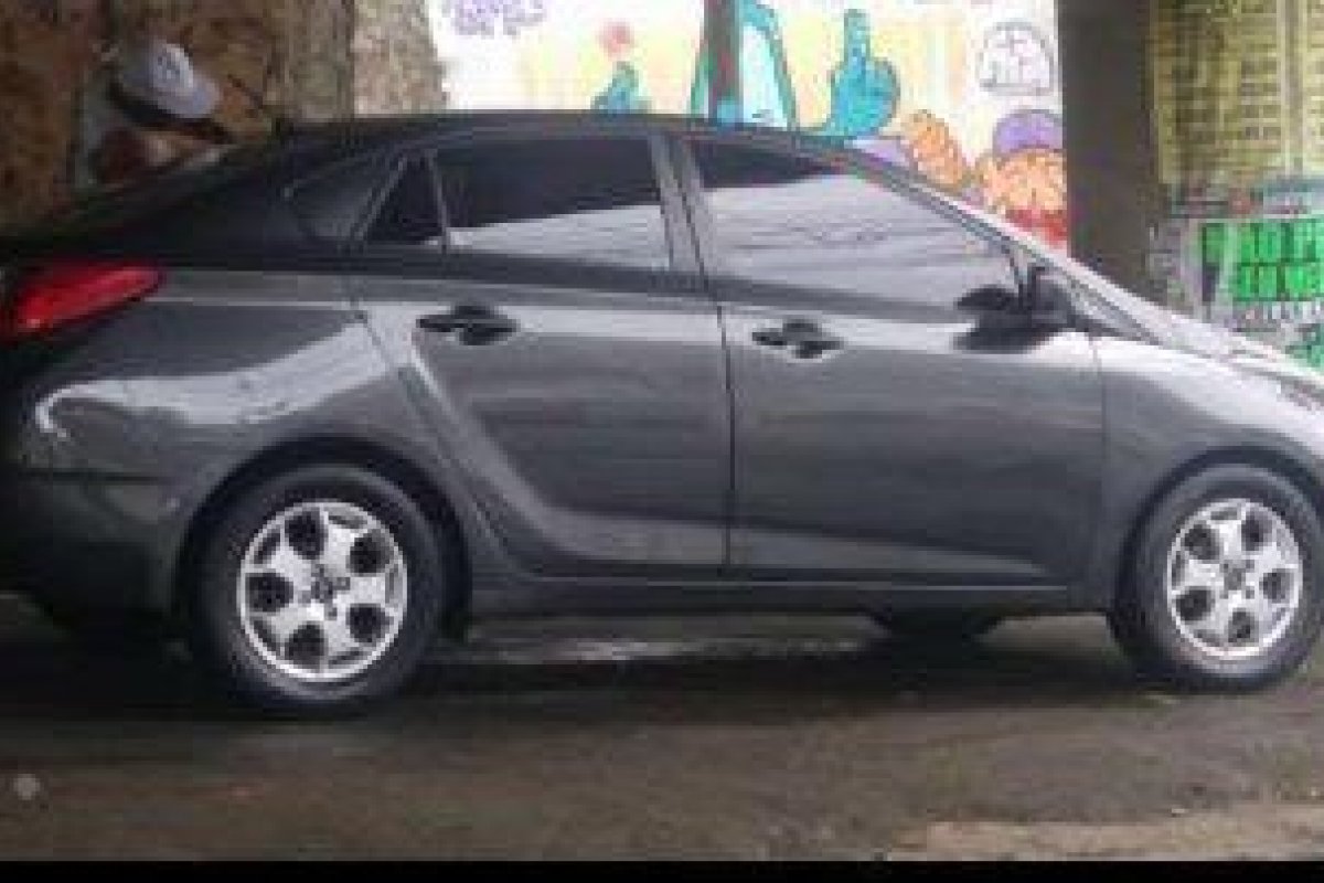 Motorista de aplicativo tem carro roubado no Rio Vermelho em quanto aguardava corrida 