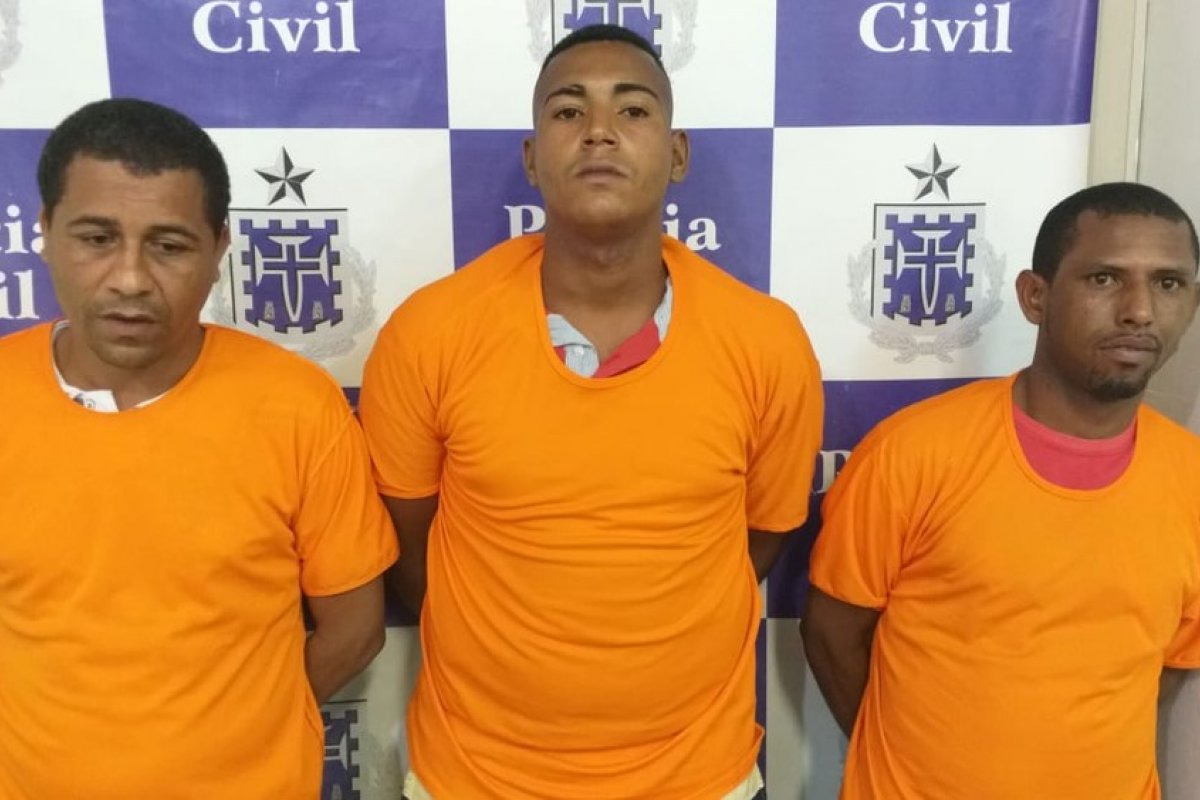 [Trio é preso por matar três irmãos a tiros em bairro de Salvador]
