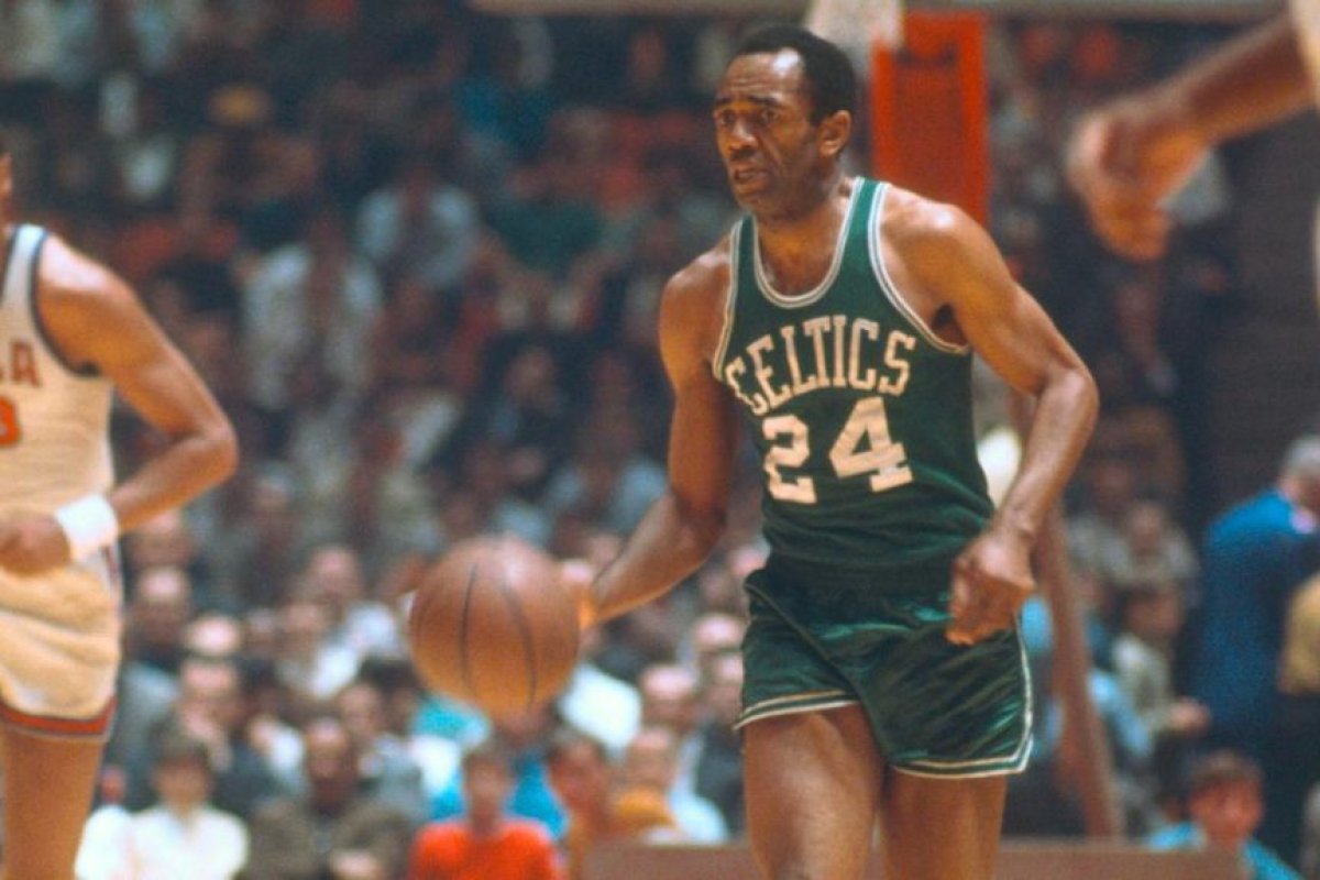 [Morre aos 88 anos Sam Jones, um dos maiores nomes da NBA]